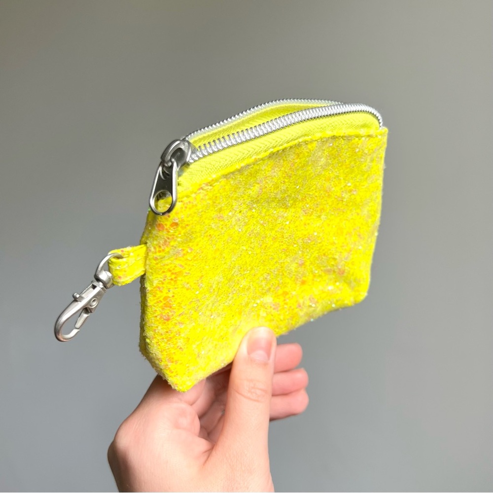 Yellow glitter coin purse (free with any bundle)